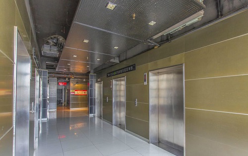左岸工社电梯